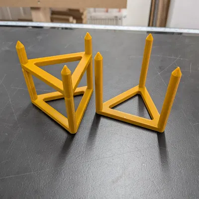 Chân Tripod Xếp Chồng Để Sơn (Stacking Paint Tripods)