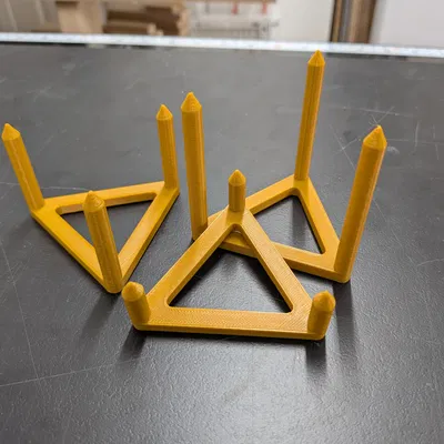 Chân Tripod Xếp Chồng Để Sơn (Stacking Paint Tripods)