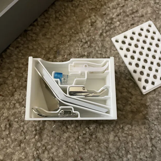 Hộp Lưu Trữ Phụ Kiện Singer 4452 - Image 5