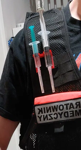 Kẹp gắn ống tiêm cho áo vest và balo - Image 1