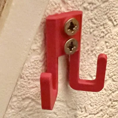 Móc đôi bền chắc, lắp bằng vít 4–4.5mm