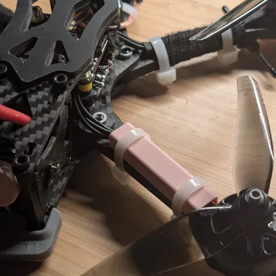 Protector para cables FPV (Bảo vệ dây cho FPV)