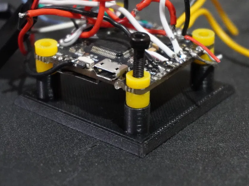 Đế gắn Flight Controller cho FPV Wing chuẩn 35.5×30.5 mm - Image 1