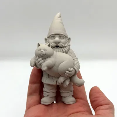 Gnome với Mèo Ú Na (Gnome with Chonky Cat)