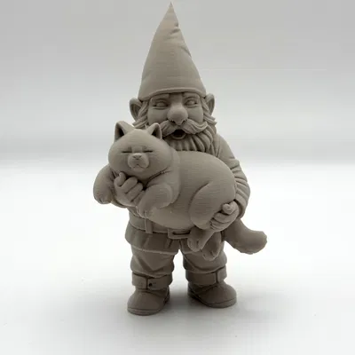 Gnome với Mèo Ú Na (Gnome with Chonky Cat)