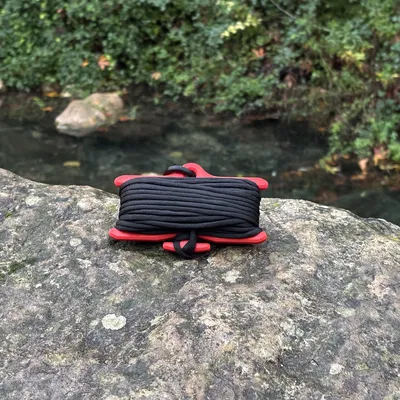 Paracord Winder – Dụng cụ cuốn dây paracord gọn gàng