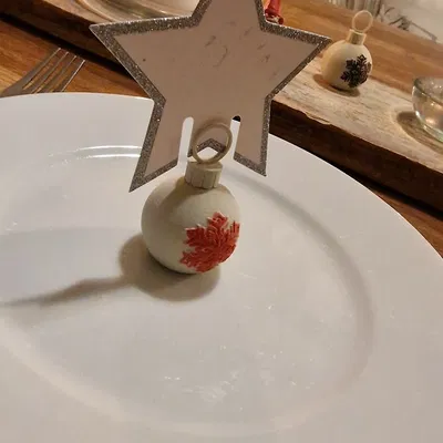 Kẹp Thẻ Tên Hình Quả Châu Noel (Christmas Bauble Place Card Holder)