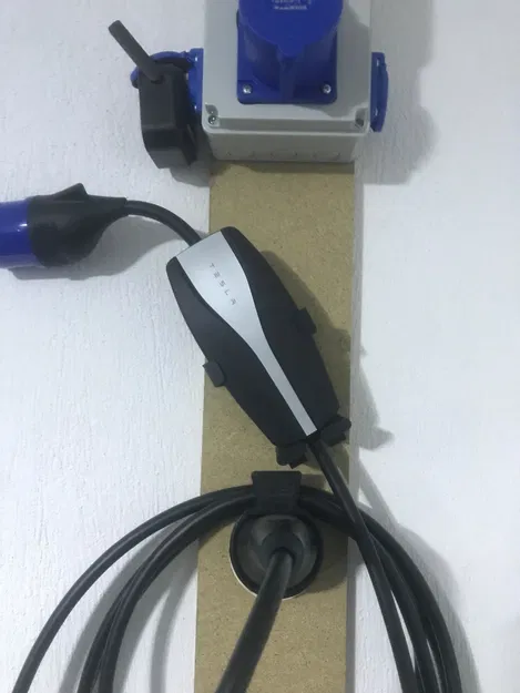 Giá Treo Tesla Mobile Connector Holder - Image 1