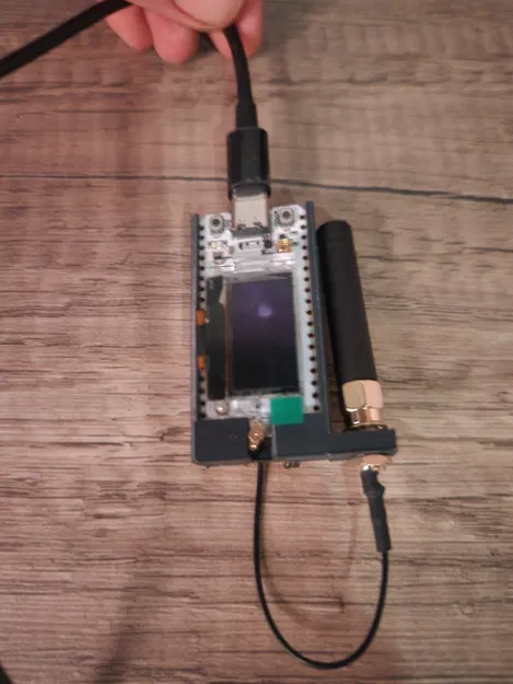 Giá dán (stick-on) cho Heltec V3 kèm mount antenna - Image 1