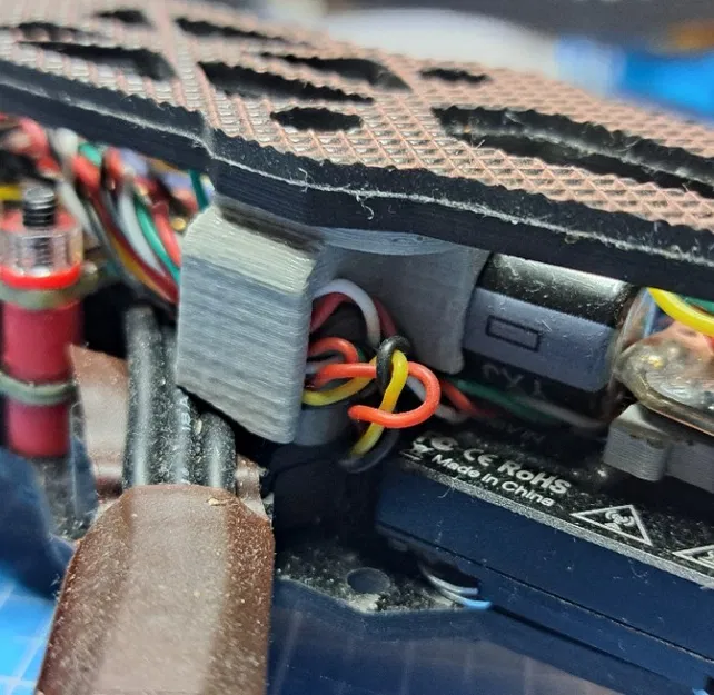 Giá giữ tụ điện FPV Mark4 7-inch (Capacitor Holder) - Image 1