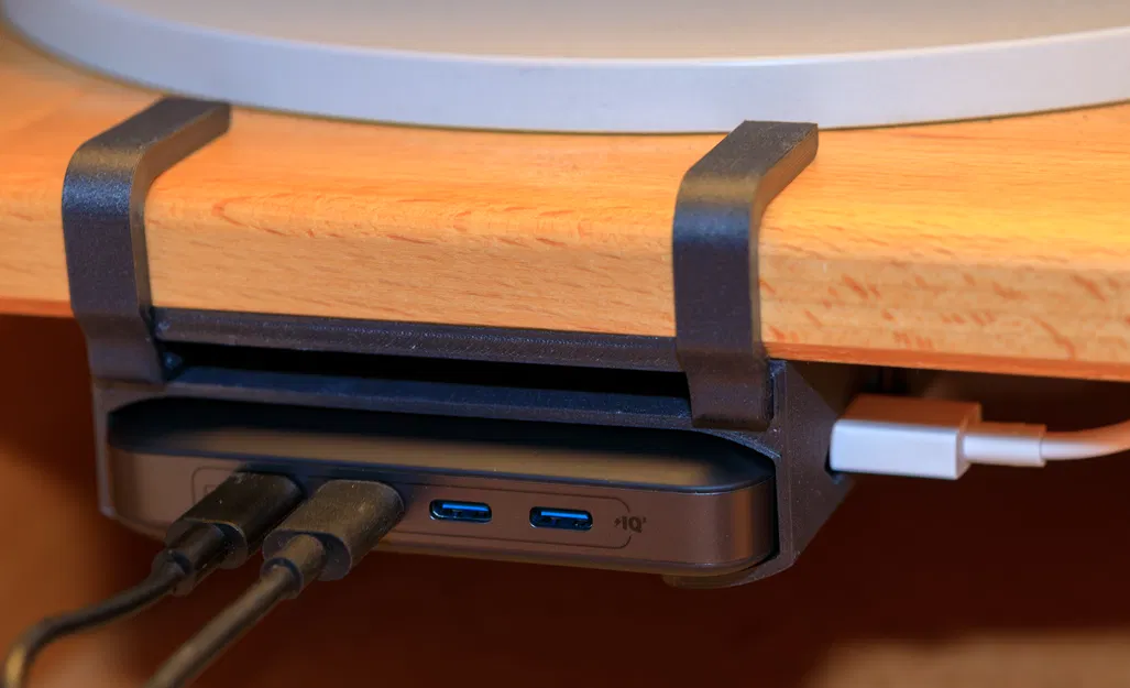 Giá đỡ kẹp bàn cho Anker Nano Charger (Desk Mount) - Image 1