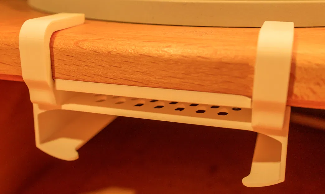 Giá đỡ kẹp bàn cho Anker Nano Charger (Desk Mount) - Image 4