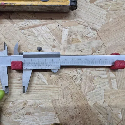Giá treo thước kẹp (caliper) gắn tường