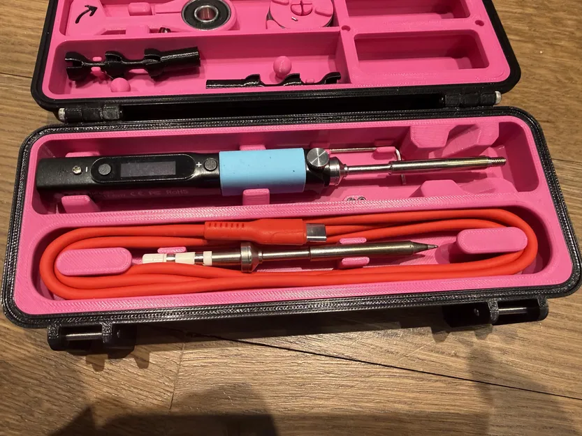 Insert Pinecil kèm giá giữ tip trong ngăn dây cáp cho Rugged V2 Case - Image 1