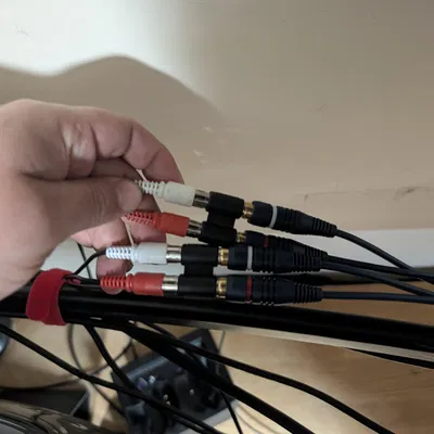 Ngàm gắn soundbar Dell lên màn hình (Dell Soundbar Monitor Mount)