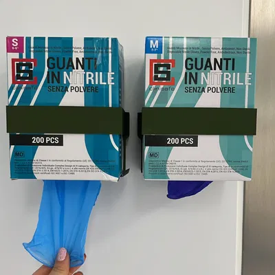 Giá treo tường nhả hộp găng tay lab full size