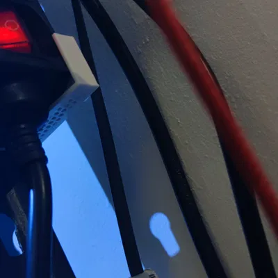 Giá đỡ ổ cắm điện (Power Strip) cho kệ kim loại