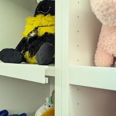 Ikea Billy Showcase – Biến kệ Billy thành tủ trưng bày