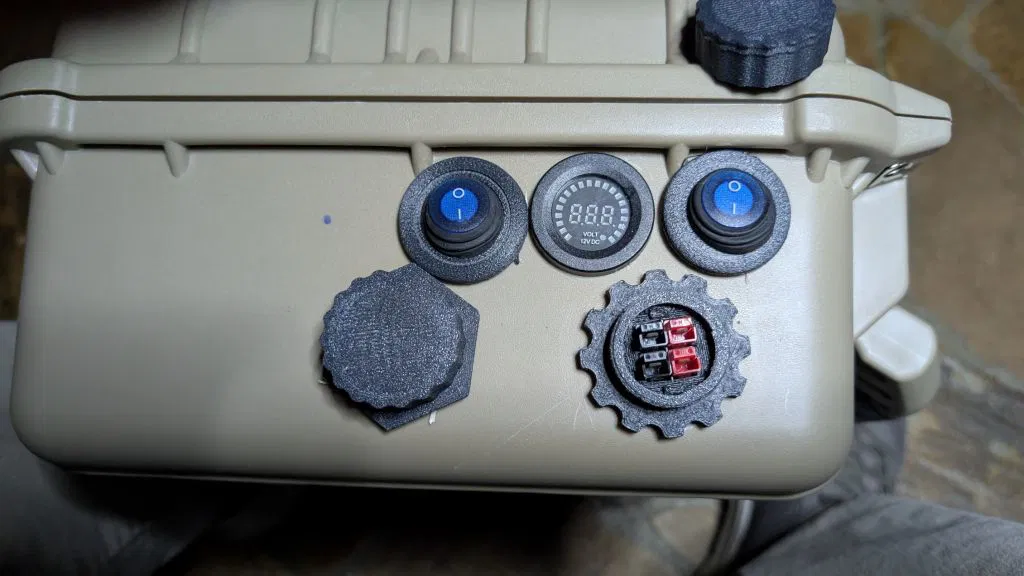 Đế gắn panel Powerpole duplex bản ngắn, nắp vặn, không flange - Image 1