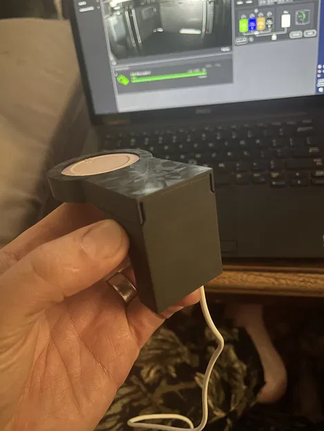 Giá treo tường sạc Embr Wave 2 (Embr Wave 2 Charger Wall Mount) - Image 4