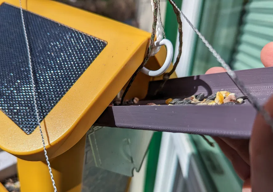 Dụng cụ châm thêm thức ăn cho máng Bird Buddy (Bird Buddy bird feeder refill tool) - Image 2