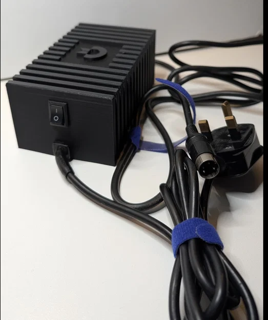 Vỏ bộ nguồn Commodore 64 (Commodore 64 Power Supply case) - Image 1