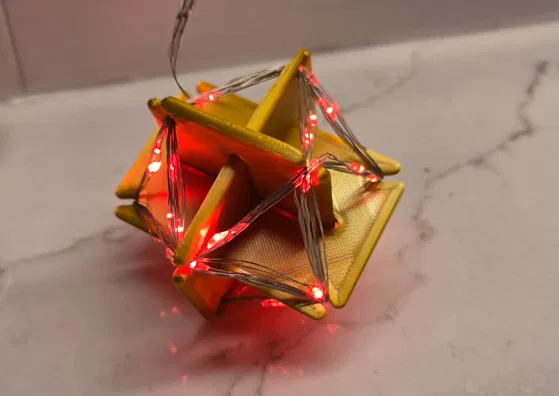 Ornament trang trí cây thông kiểu D20 có đèn LED - Image 1