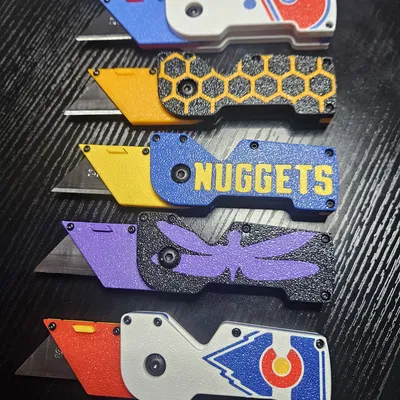 Dao gấp (Folding Knife) dùng lưỡi dao cạo thay thế