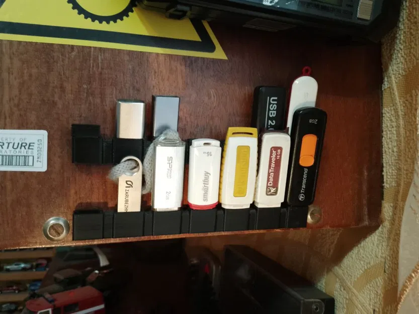 Giá Treo USB Stick Dán Tường - Image 3