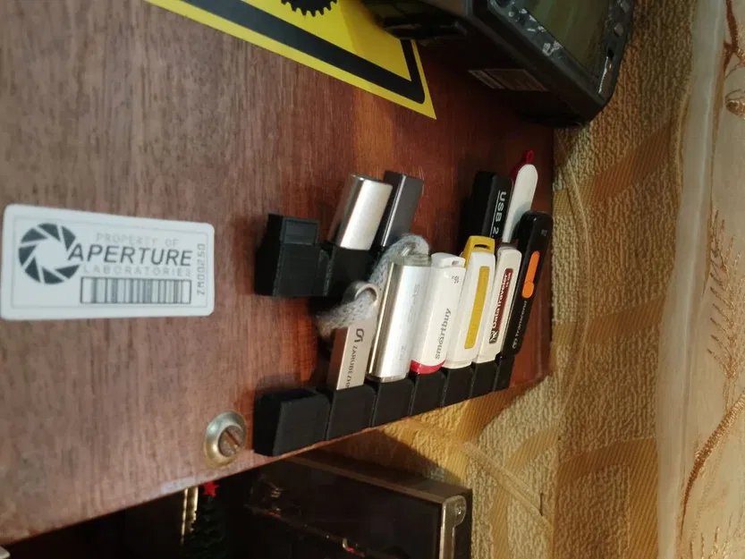 Giá Treo USB Stick Dán Tường - Image 4