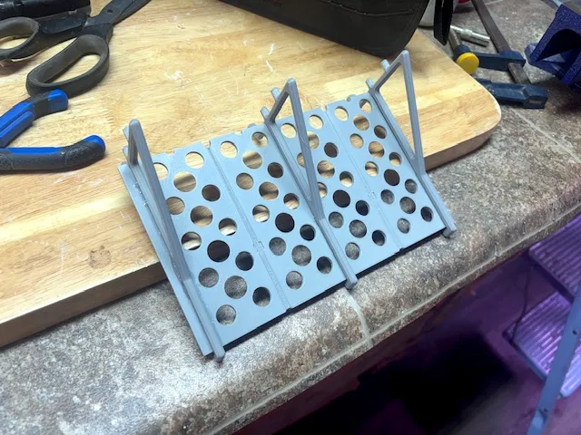 Holey Shelf: Bracket đỡ + kệ gắn pegboard (Holey Shelf support bracket + shelves) - Image 3