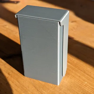 Dice tower bỏ túi kèm hộp chứa (print in place)