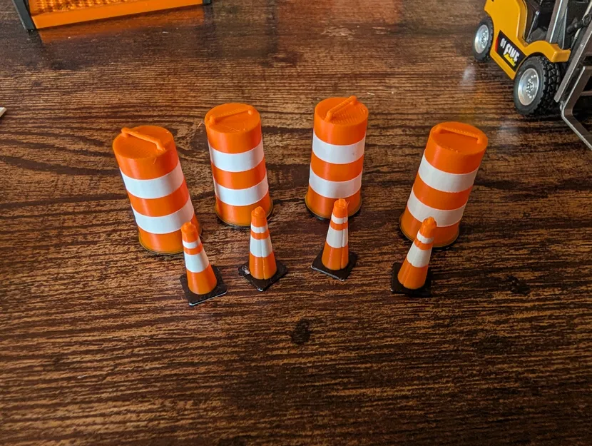 Bộ Cọc Tiêu Giao Thông & Cọc Tiêu Dạng Thùng Tỉ Lệ 1:32 - Image 1