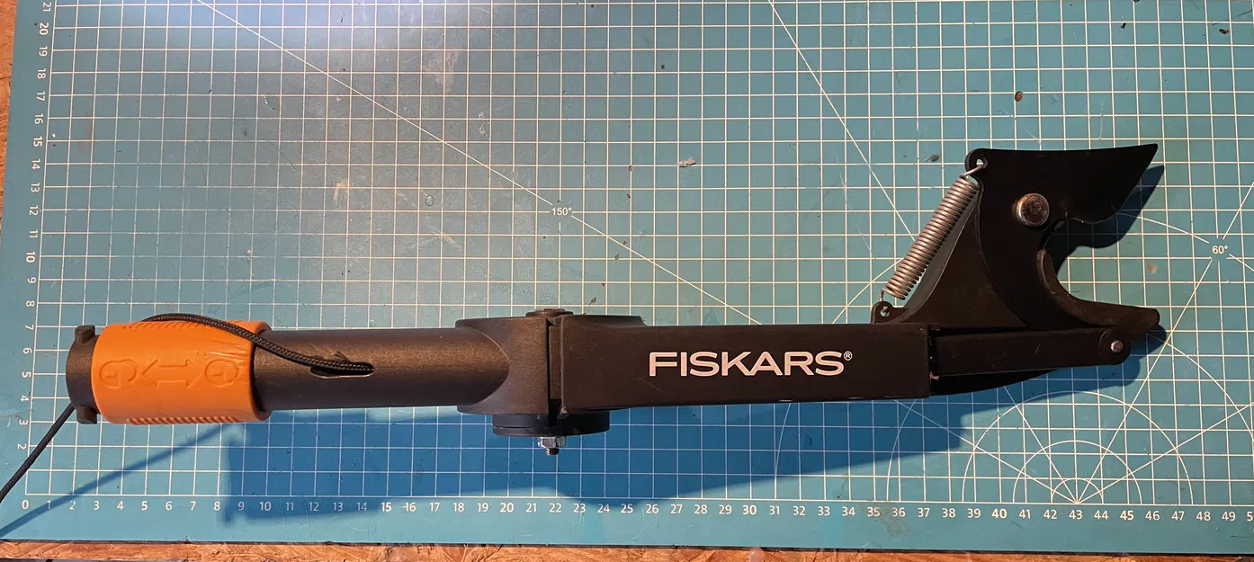 Con lăn thay thế cho Fiskars three cutter - Image 1