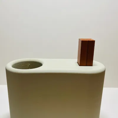 Chậu trồng cây có que báo mực nước