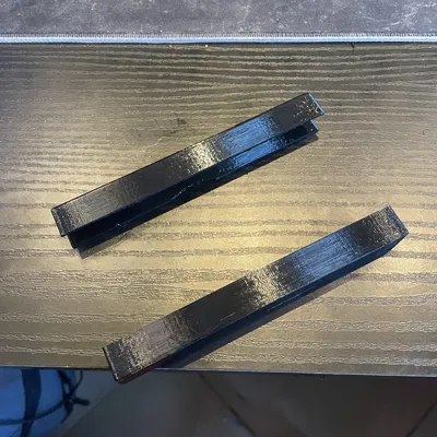 Ngàm MagSafe gắn dưới bàn kiểu tàng hình – iPhone 12 Mini