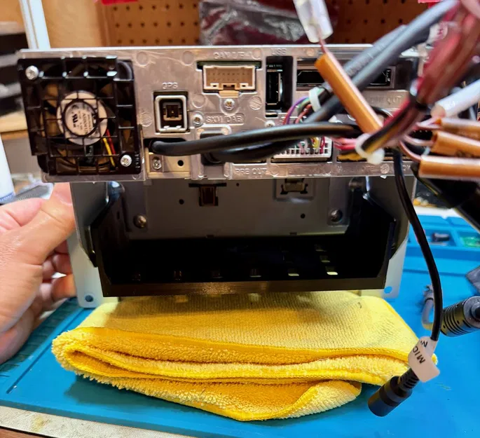 Bệ gắn Alpine X409-WRA-JK cho Jeep Wrangler JK - Image 1