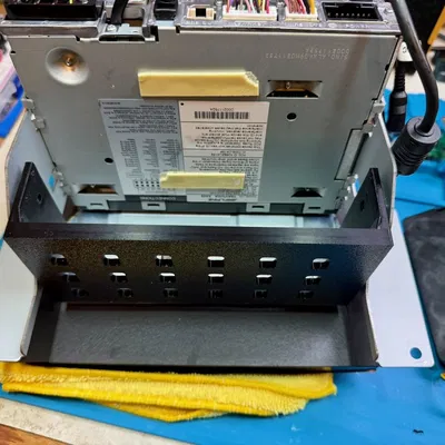 Bệ gắn Alpine X409-WRA-JK cho Jeep Wrangler JK