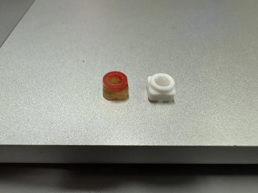 Simca 1301 Special - Đầu phun nước rửa kính (windshield sprayer nozzle) - Image 1