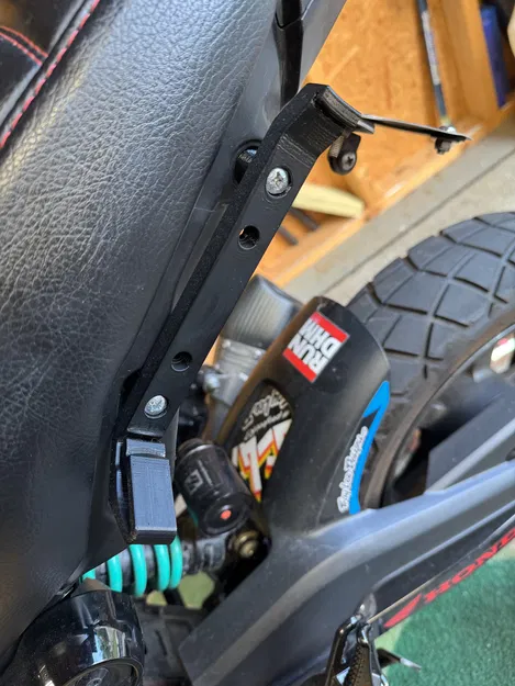 Kẹp giữ lon cho Honda Grom - Image 2