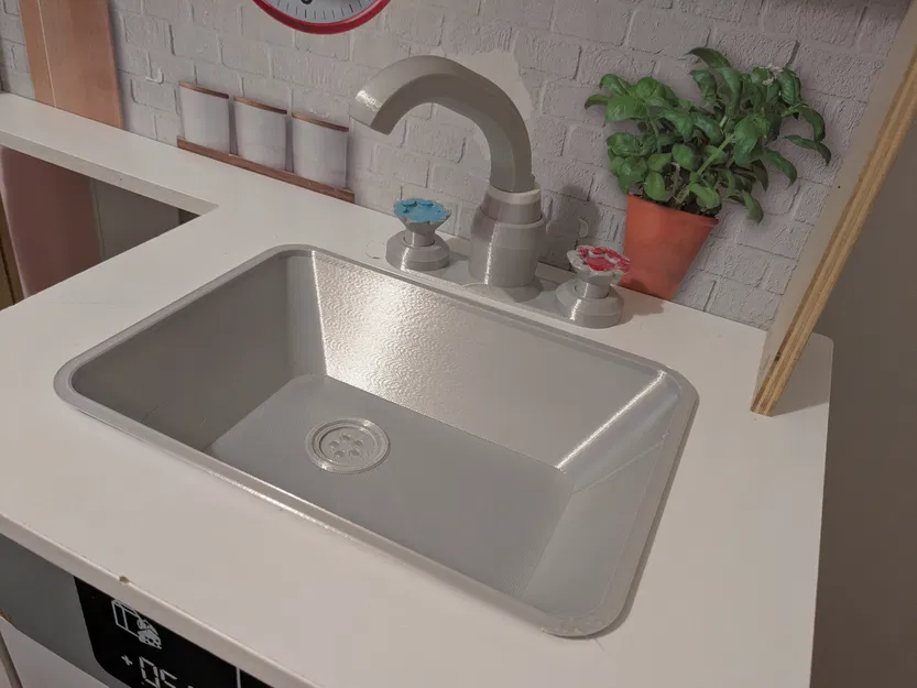 Vòi nước & Bồn rửa đồ chơi (Toy Faucet and Sink) - Image 1
