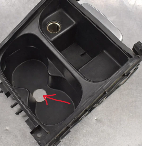 Nắp che khay để ly Volvo V70 (Cupholder Cover) - Image 1
