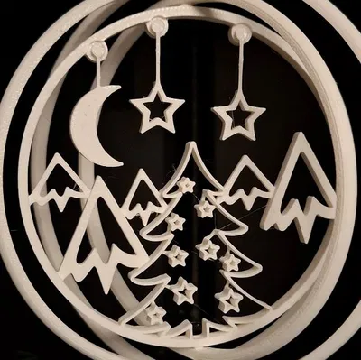 Mới: Swinging Stars Winterland – Ornament cây thông xoay (Bản 2025)