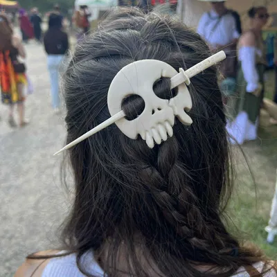 Kẹp tóc Đầu lâu & Kiếm (mặt nạ Nelliel, Bleach Anime)