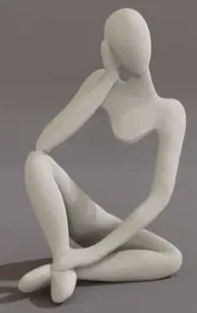 Bức Tượng Ngồi Đẹp - Image 1