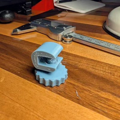 Kẹp (Clamp) giữ Build Plate vào Bed