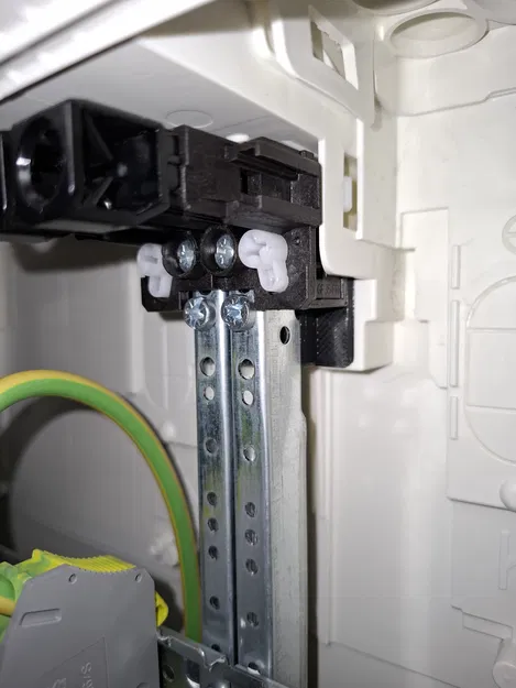 Spacer Hager UWxxU cho tủ ZB (UW71U / UW51U / v.v.) - Image 2