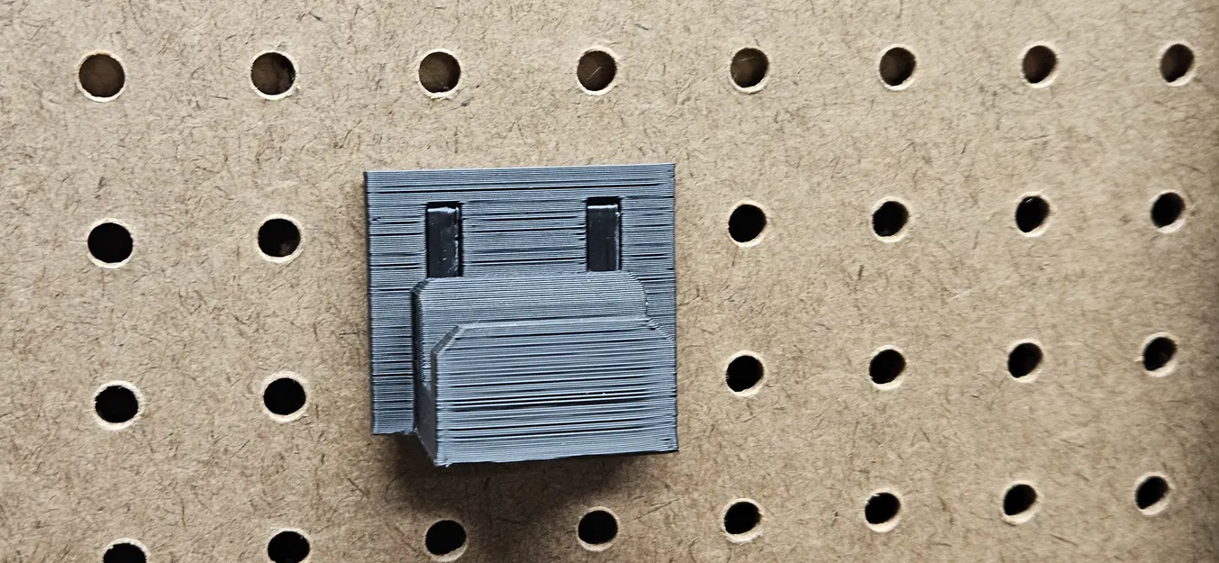 Móc treo thước ê-ke speed square cho pegboard - Image 1