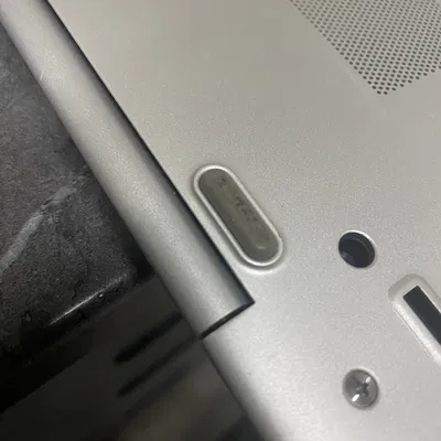 Thay thế chân đế (feet) cho laptop HP ProBook