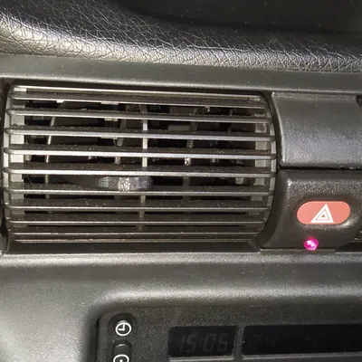 Nan cửa gió (air vent fins) cho Astra F